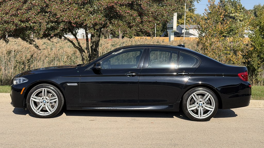 Photo 8 of this BMW 5 SERIES