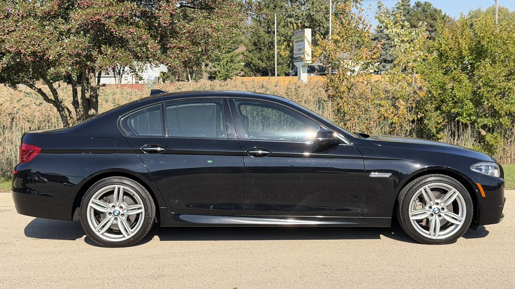 Photo 5 of this BMW 5 SERIES
