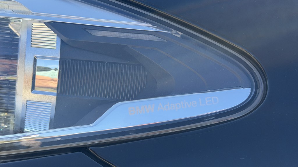 Photo 16 of this BMW 5 SERIES