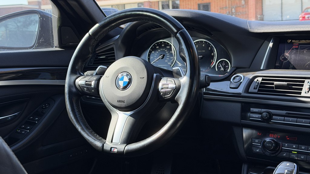 Photo 39 of this BMW 5 SERIES