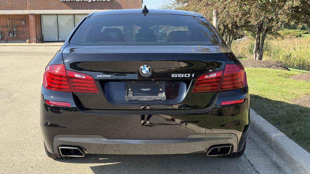 Photo 19 of this BMW 5 SERIES