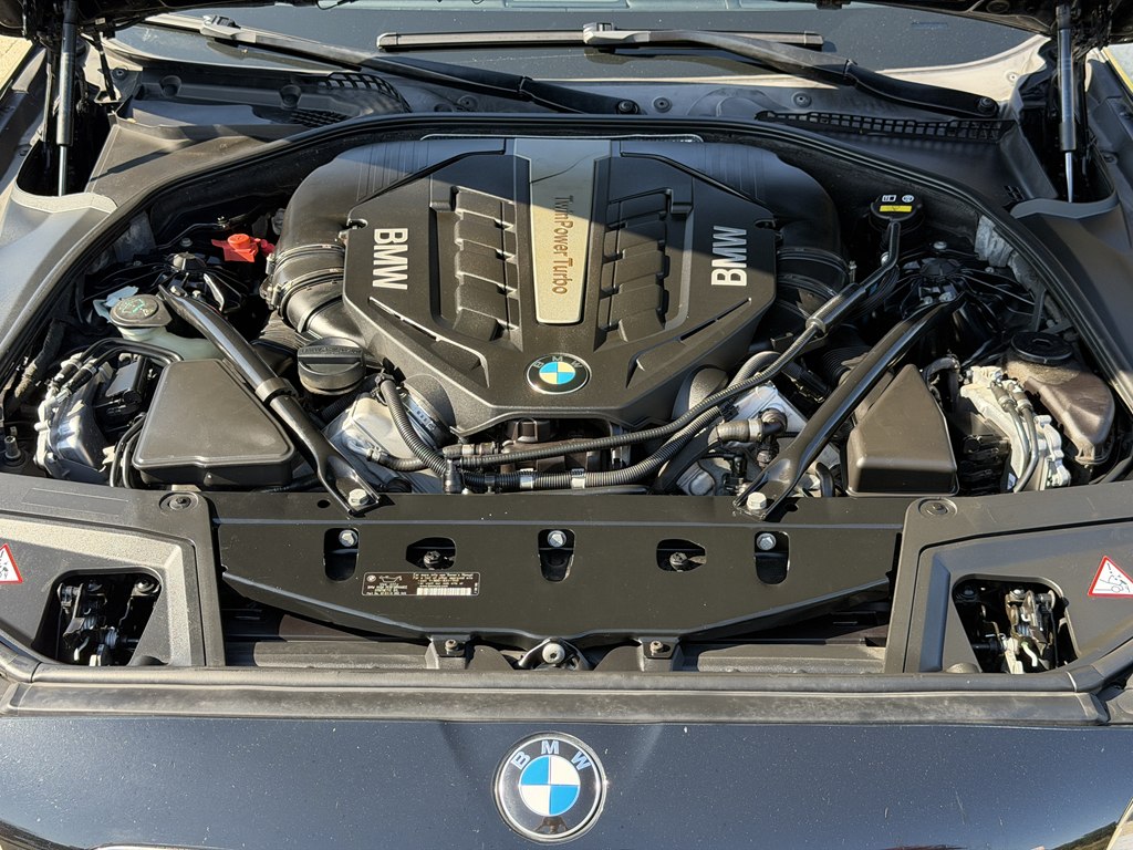 Photo 33 of this BMW 5 SERIES