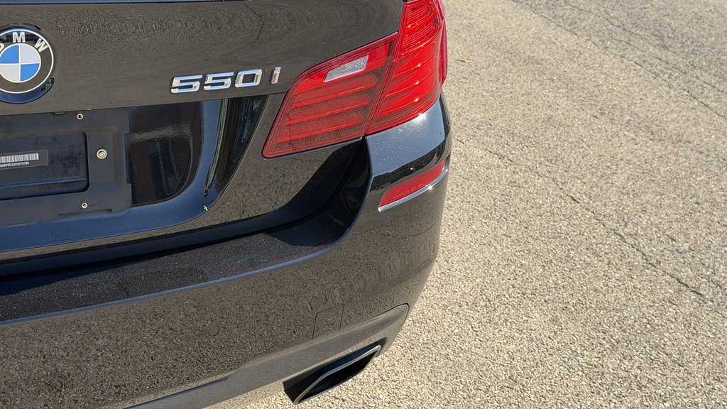 Photo 23 of this BMW 5 SERIES