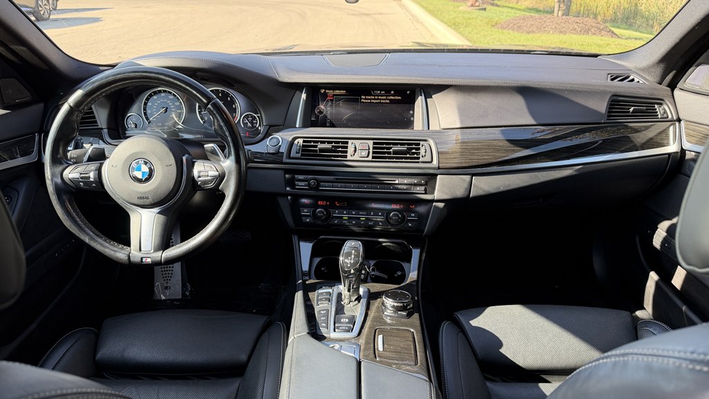 Photo 36 of this BMW 5 SERIES