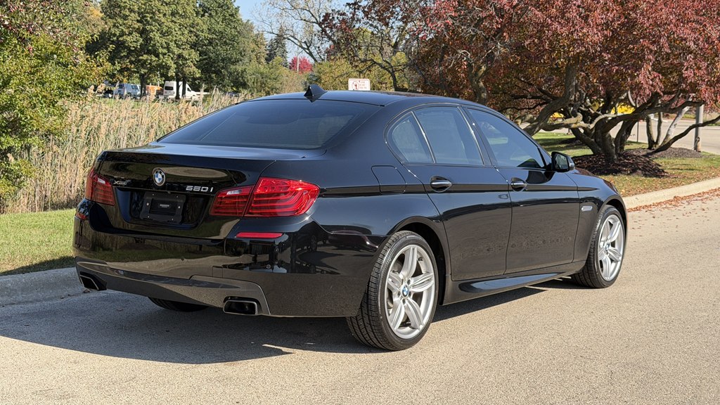 Photo 2 of this BMW 5 SERIES