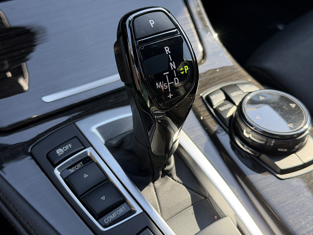 Photo 61 of this BMW 5 SERIES