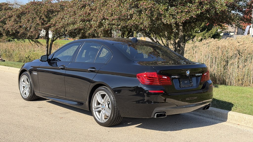 Photo 4 of this BMW 5 SERIES