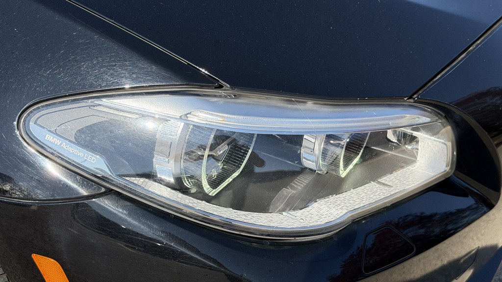 Photo 14 of this BMW 5 SERIES