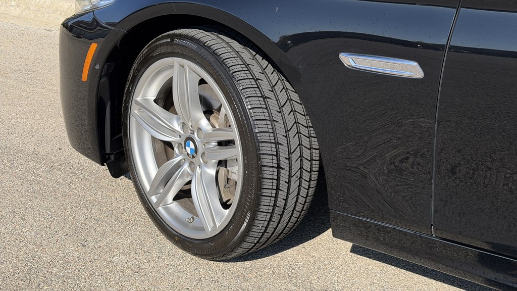 Photo 28 of this BMW 5 SERIES