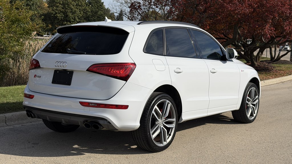 Photo 2 of this AUDI SQ5