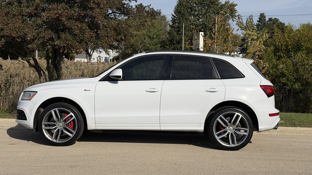 Photo 8 of this AUDI SQ5