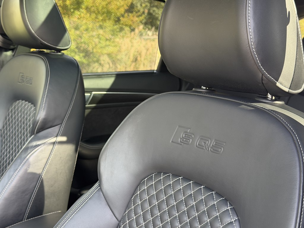 Photo 30 of this AUDI SQ5