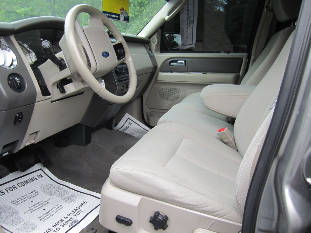 Photo 3 of this FORD EXPEDITION