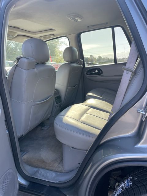 Photo 5 of this CHEVROLET TRAILBLAZER