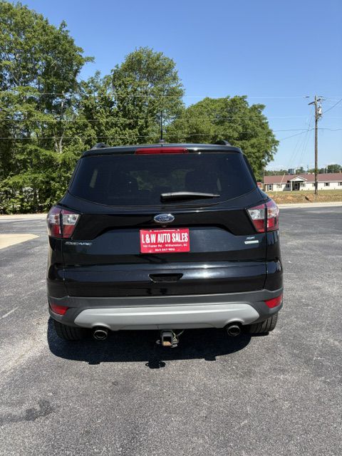 Photo 4 of this FORD ESCAPE