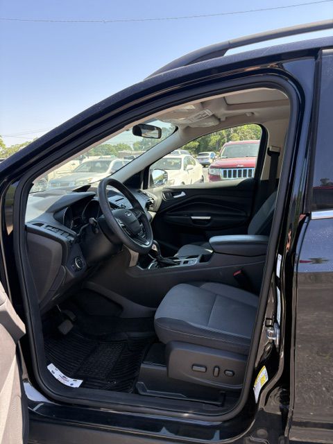 Photo 5 of this FORD ESCAPE