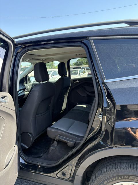 Photo 6 of this FORD ESCAPE