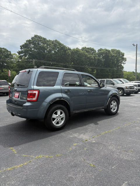 Photo 2 of this FORD ESCAPE