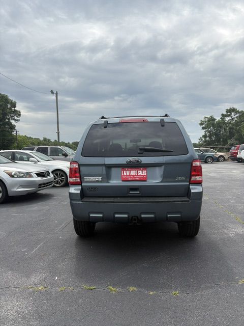 Photo 4 of this FORD ESCAPE