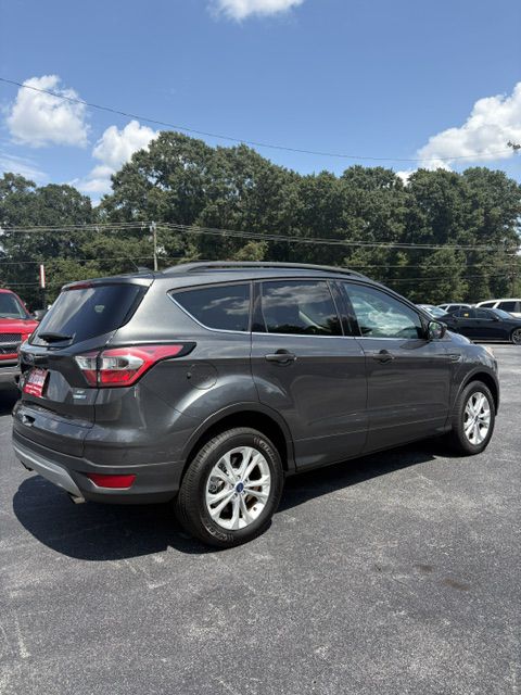 Photo 2 of this FORD ESCAPE