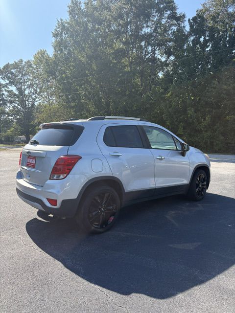 Photo 2 of this CHEVROLET TRAX