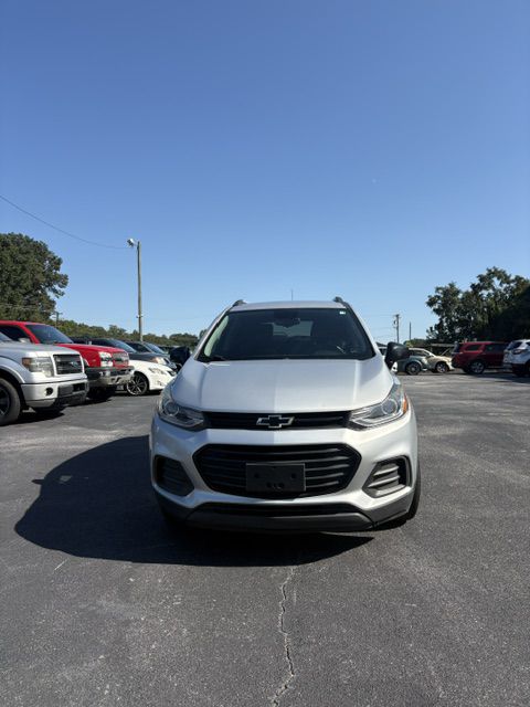 Photo 3 of this CHEVROLET TRAX