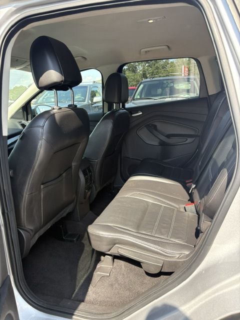 Photo 6 of this FORD ESCAPE