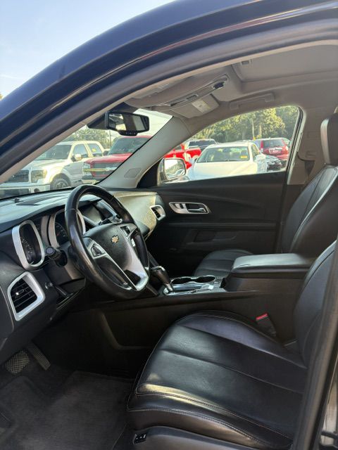 Photo 5 of this CHEVROLET EQUINOX