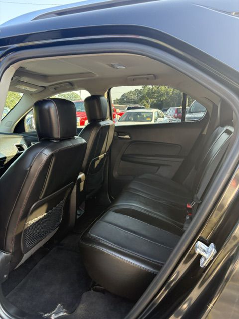 Photo 6 of this CHEVROLET EQUINOX