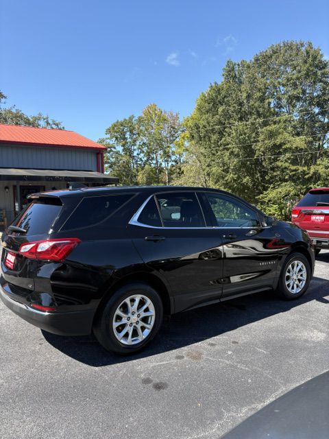 Photo 2 of this CHEVROLET EQUINOX