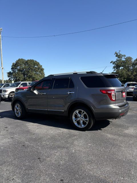 Photo 2 of this FORD EXPLORER