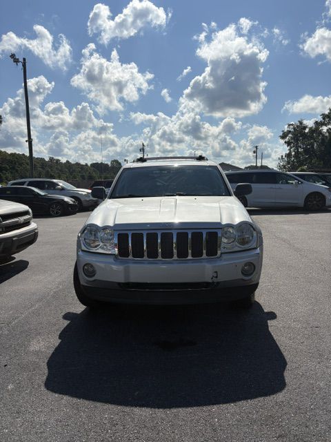 Photo 3 of this JEEP GRAND CHEROKEE