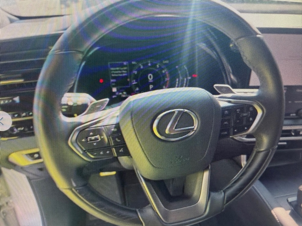 Photo 9 of this LEXUS RX 350