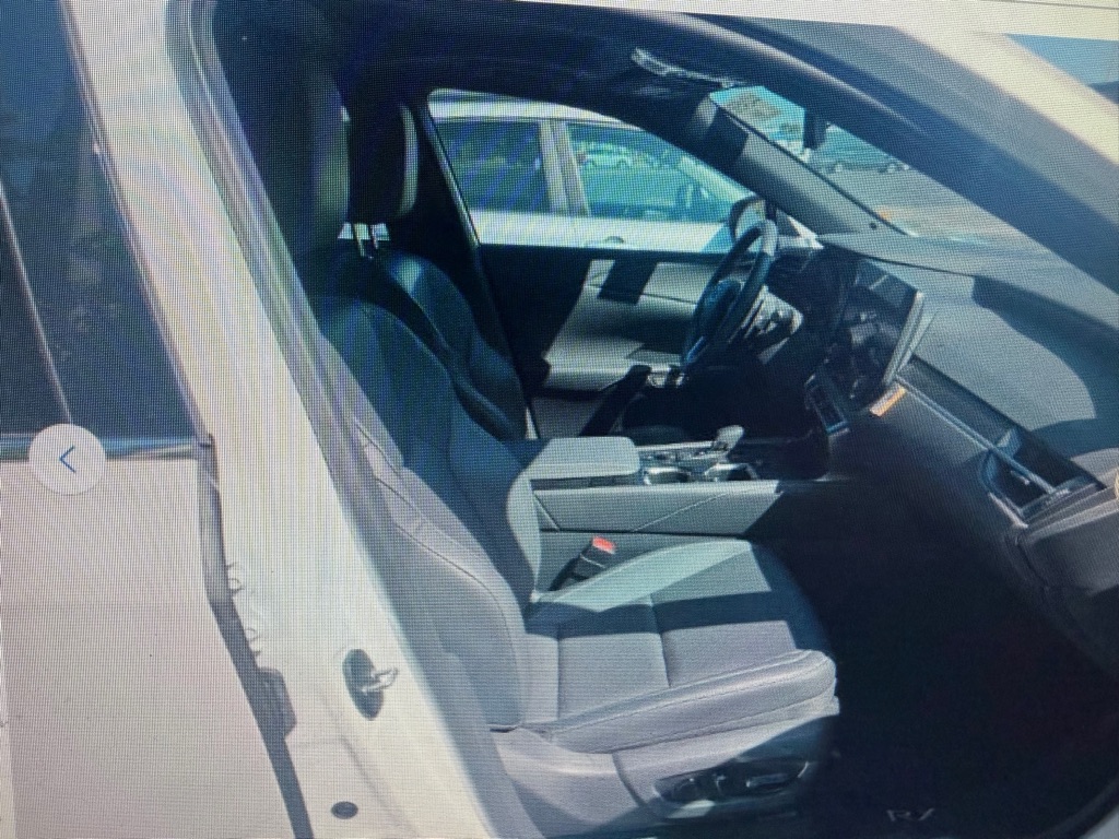 Photo 7 of this LEXUS RX 350
