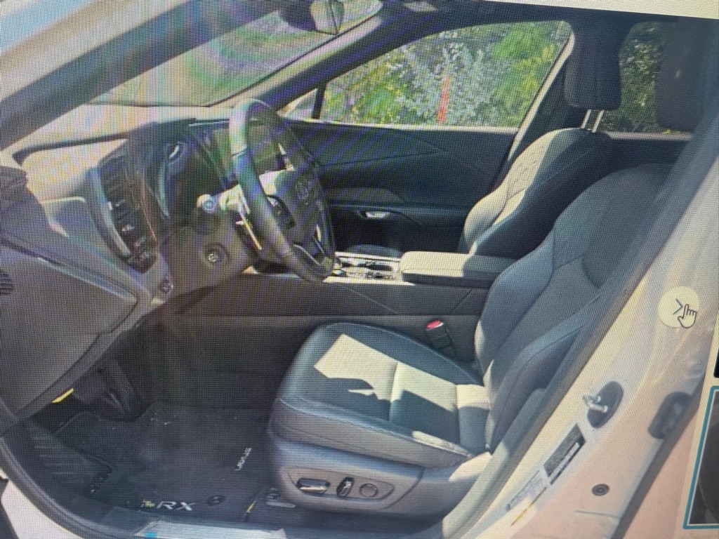 Photo 6 of this LEXUS RX 350