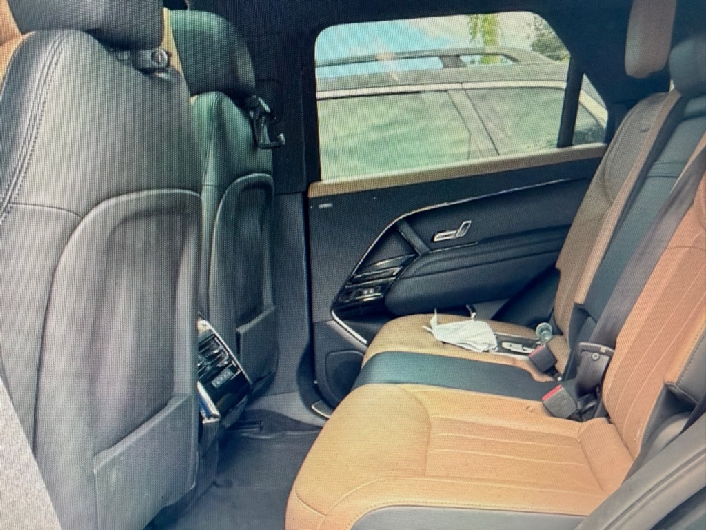 Photo 9 of this LAND ROVER RANGE ROVER SPO