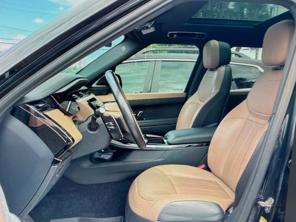 Photo 7 of this LAND ROVER RANGE ROVER SPO