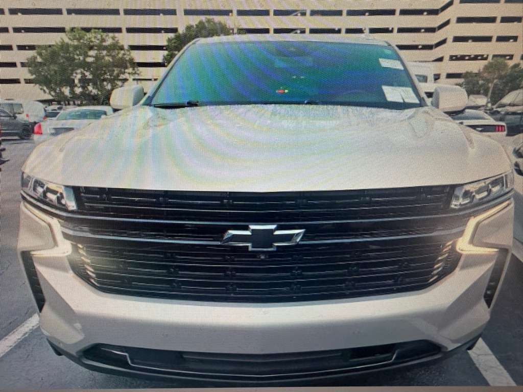 Photo 2 of this CHEVROLET TAHOE