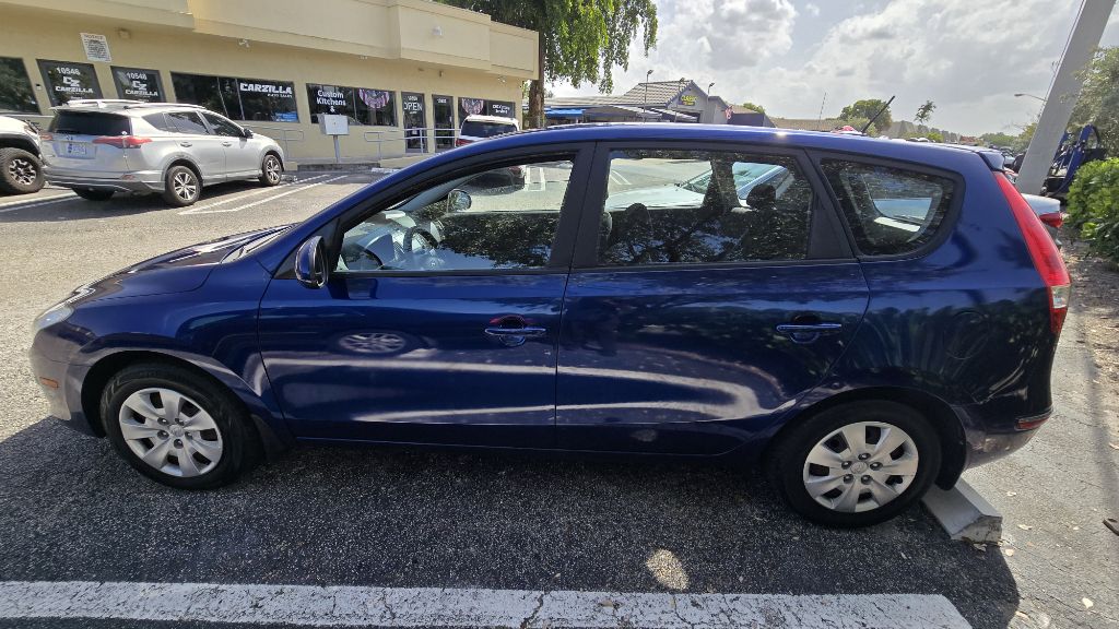 Photo 4 of this HYUNDAI ELANTRA TOURING