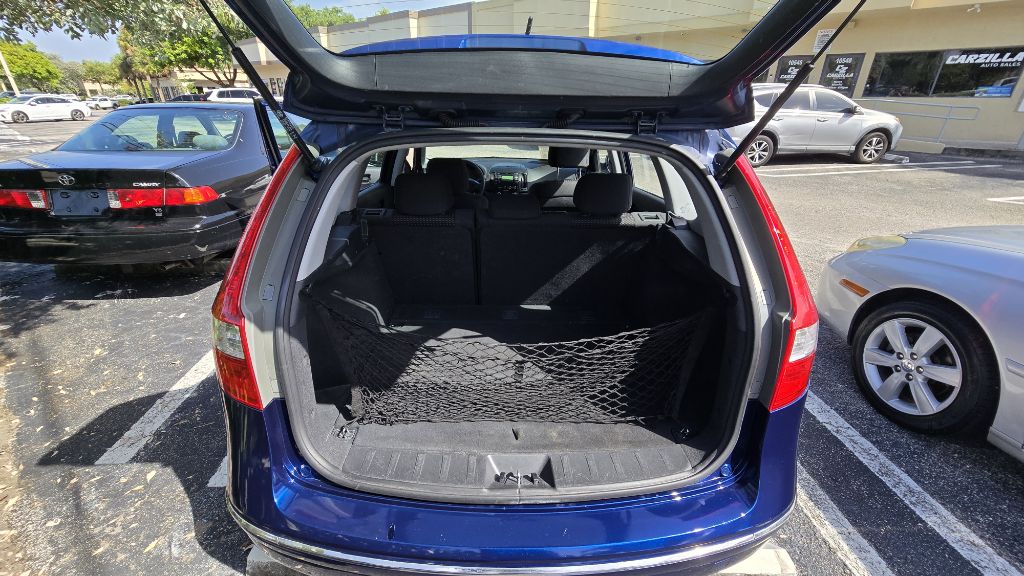 Photo 12 of this HYUNDAI ELANTRA TOURING