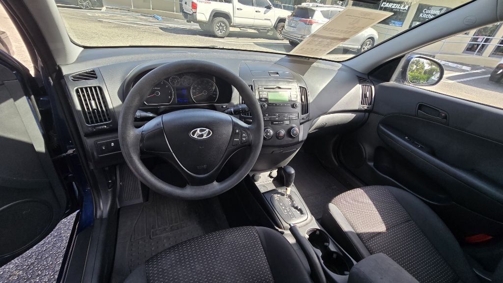 Photo 9 of this HYUNDAI ELANTRA TOURING
