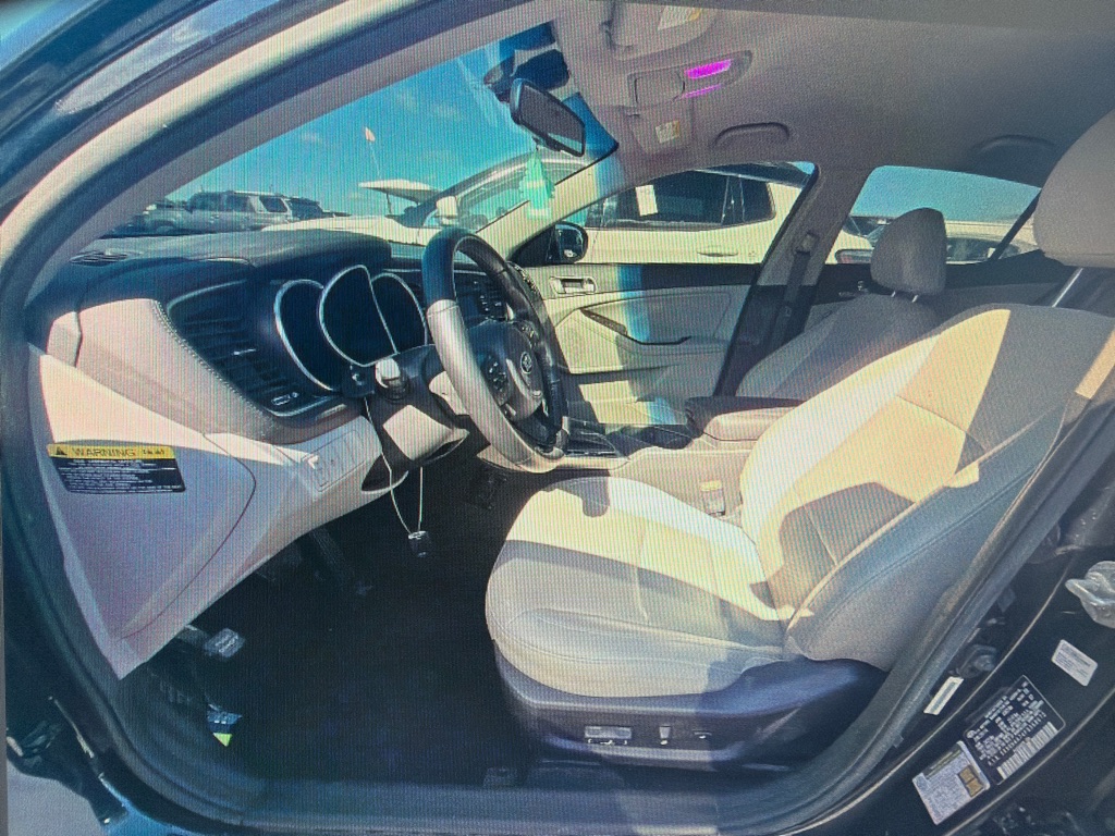 Photo 5 of this KIA OPTIMA