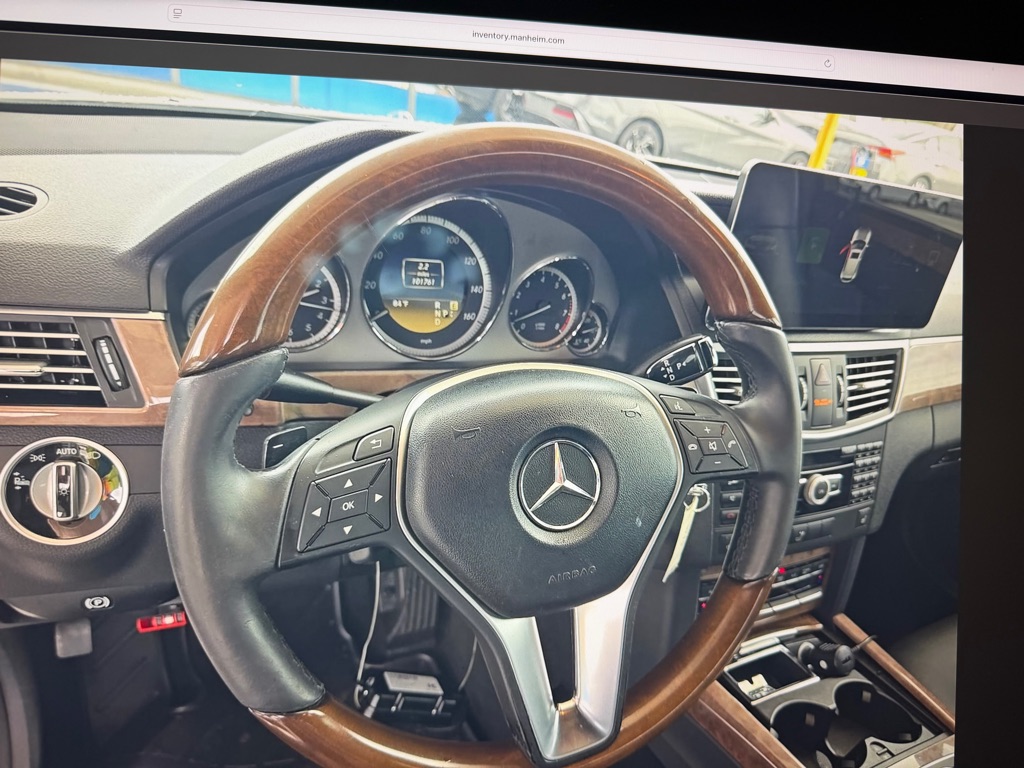 Photo 10 of this MERCEDES-BENZ E-CLASS
