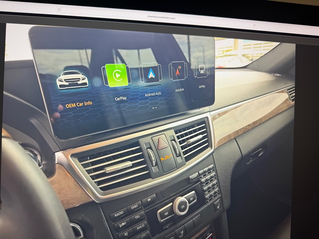 Photo 11 of this MERCEDES-BENZ E-CLASS