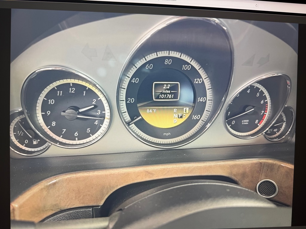 Photo 12 of this MERCEDES-BENZ E-CLASS