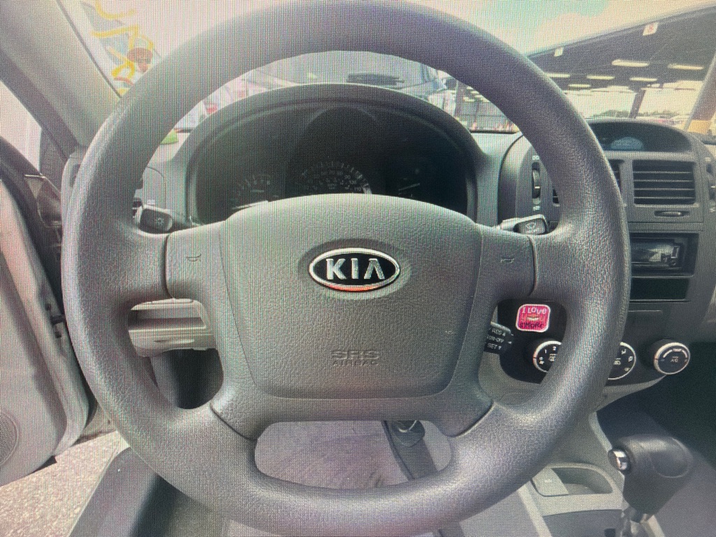 Photo 7 of this KIA SPECTRA