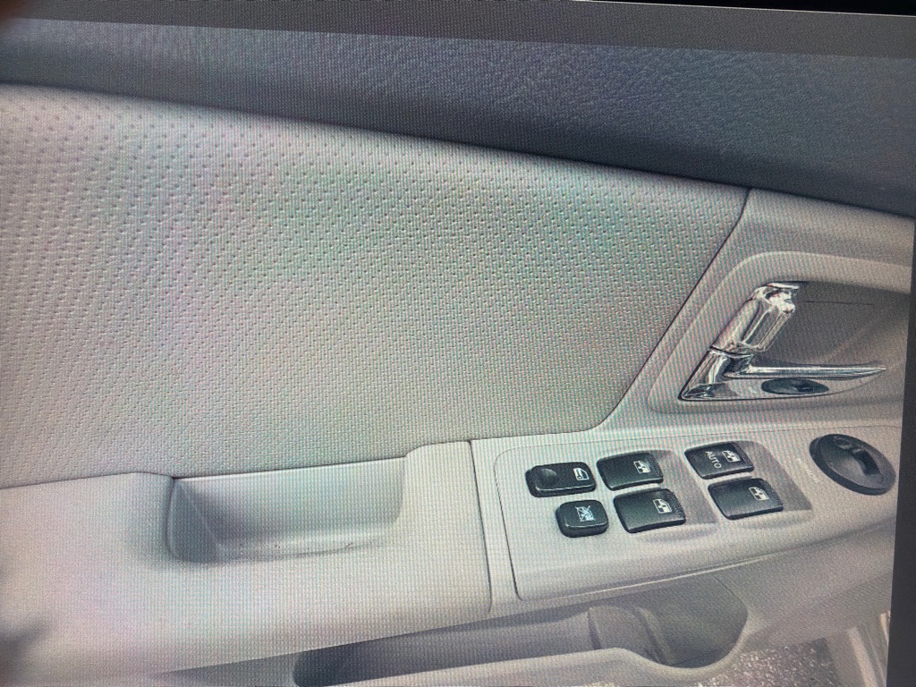 Photo 6 of this KIA SPECTRA