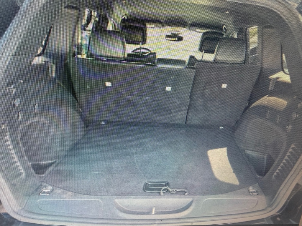 Photo 15 of this JEEP GRAND CHEROKEE