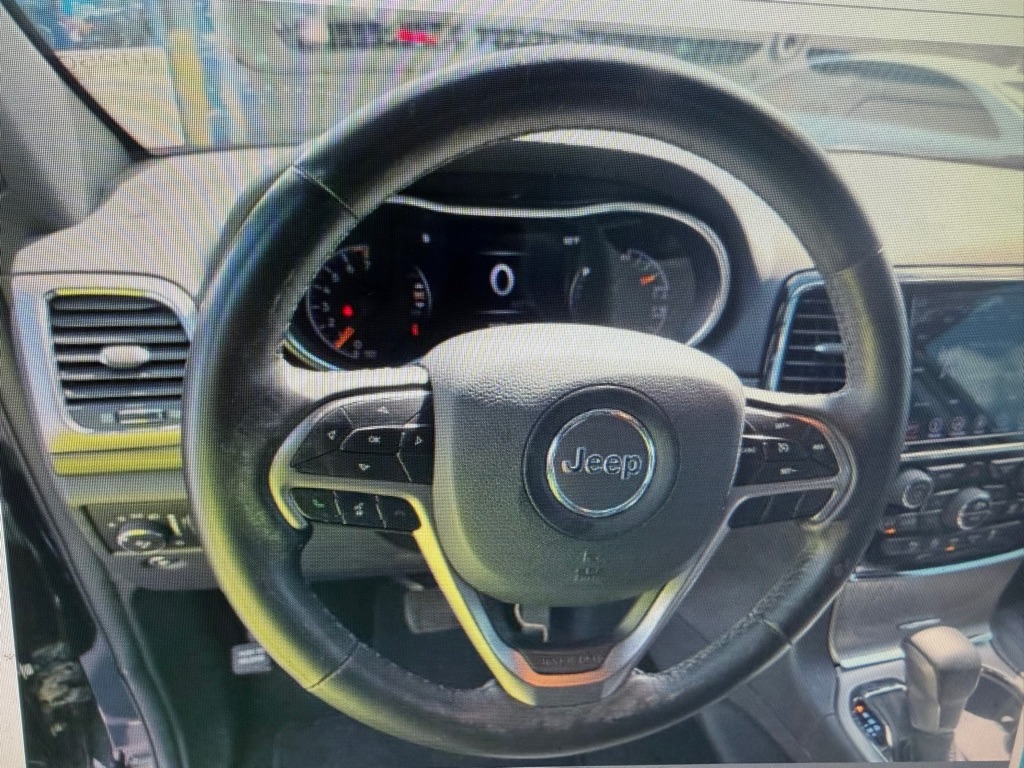 Photo 10 of this JEEP GRAND CHEROKEE