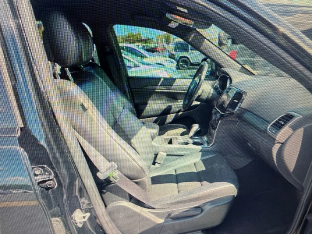 Photo 8 of this JEEP GRAND CHEROKEE